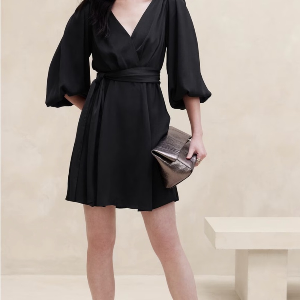 NWT Banana Republic Blouson Black Mini Dress Size 8